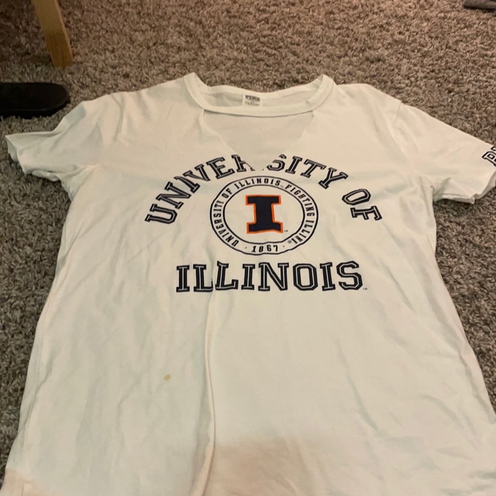 University of Illinois VS tee